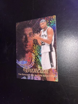 Escaparate Flair 1997-98 - Tim Duncan #5 fila 1 (RC) Foto 1 de 4