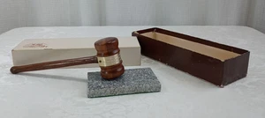 Martelletto in legno simbolo di leadership e blocco sonoro pietra contea di Houston GA 10" - Foto 1 di 14