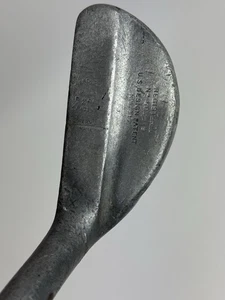 Vintage Mills Golf Putter Sunderland England Upright Lie 9 ozs 8 drs RH 34” - Picture 1 of 7