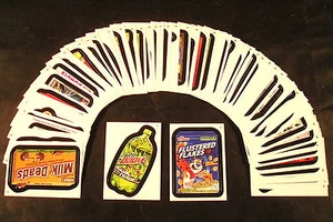 2013 Topps Wacky Packages ANS10 Serie 10 SET BASE COMPLETO di 55 adesivi nm+ - Foto 1 di 2