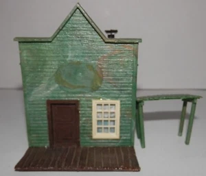 Kibri W. Germany HO 1:87 Scale Green Cottage/Shack with Covered Side- 3.5" x 3" - Picture 1 of 4