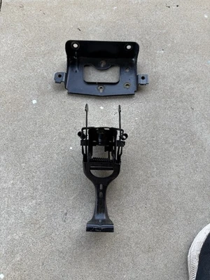 Ford Mustang 1966 pestillo de capó OEM Foto 1 de 2