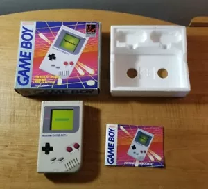 Nintendo GameBoy DMG-01 Console portatile (completa con scatola) (funziona benissimo!) - Foto 1 di 18