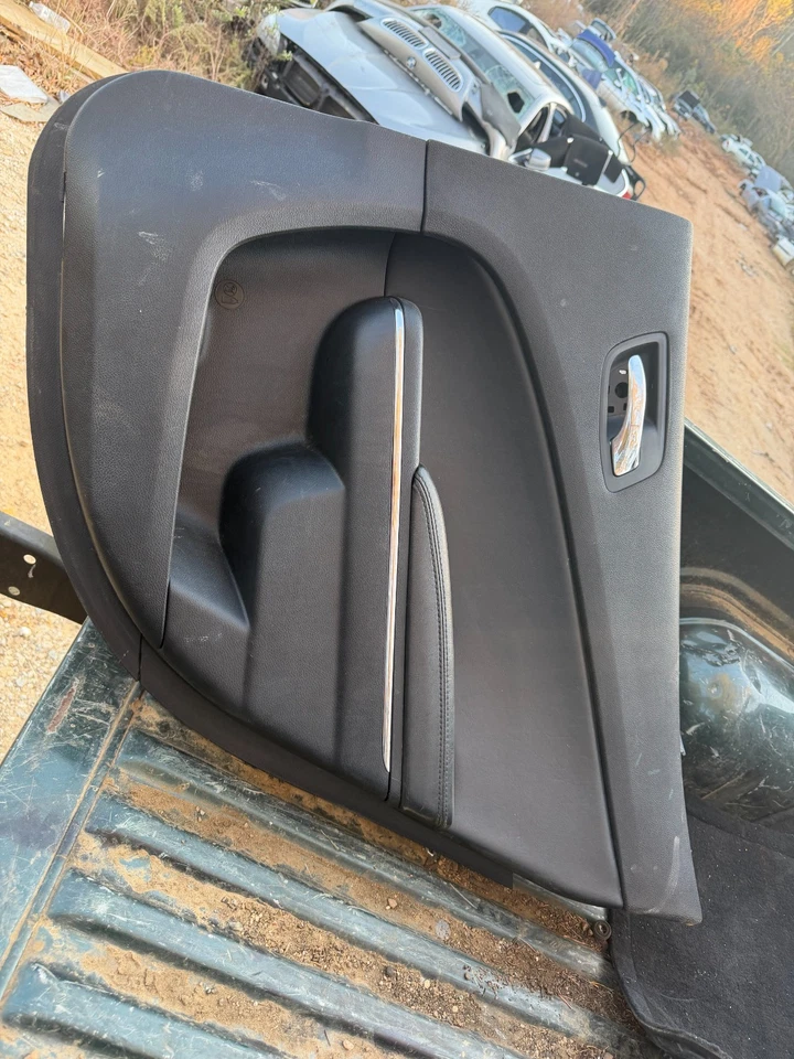 CARGADOR ESDGE 11-14 OEM DERECHO TRASERO NEGRO PUERTA PANEL TARJETA PASAJERO TRASERO Foto 1 de 4