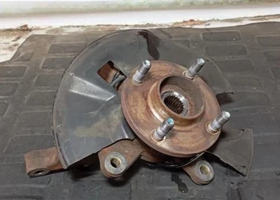 2011-2013 Ford Fiesta Front Left Driver Spindle Knuckle Assembly Oem - Image 1 of 4