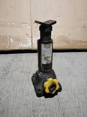 Gato de botella tipo tornillo para camión coche 2970 lb Foto 1 de 2