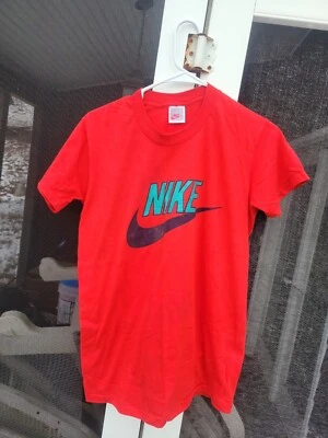 Camiseta roja vintage de los 80 Nike con logotipo de una sola puntada para hombre M 38 40 gris etiqueta blanca Foto 1 de 4