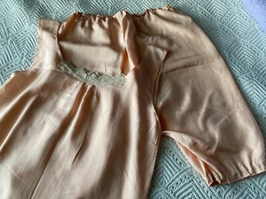 Antique 1920-40s Bespoke Peach Silk Chemise with Pantaloons - with lace 36" B - Picture 1 of 21