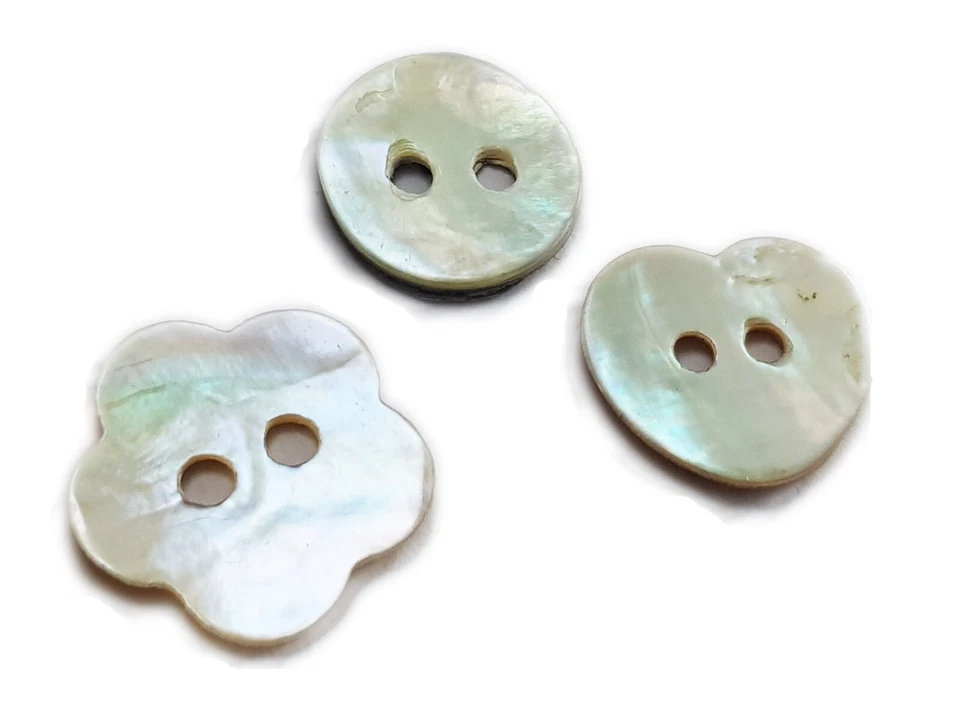 8 x Buttons MOTHER OF PEARL Small Buttons 2 Hole Iridescent ROUND HEART FLOWER - Image 1 of 1