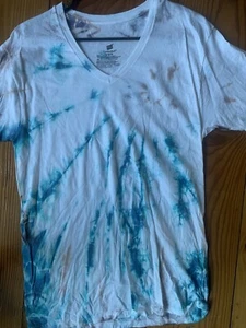 adult medium V neck tye dyed tee shirt - Picture 1 of 5