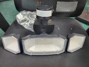 Cinoton aktualisiert 50 W LED Outdoor Sicherheit Flutlicht, 5000LM, 5000K Tageslicht, - Bild 1 von 8