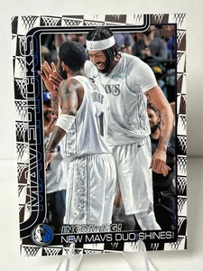 2025-26 Topps Season Tip Off Foil #296 Mavericks Incoming! Neue Mavs Duo glänzt! - Bild 1 von 2