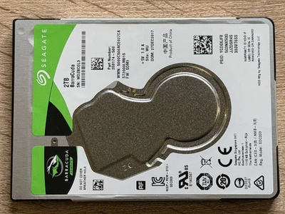 Seagate BarraCuda 2 TB - interne Festplatte (2.5 Zoll, 7 mm) SATA III HDD - Bild 1 von 2
