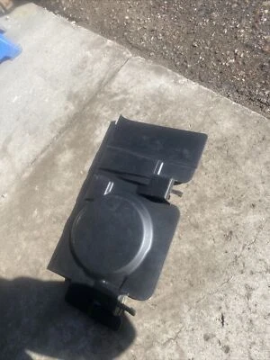 Нижняя крышка для правого инструмента 03–05 Infiniti G35 68920-AM600 - Изображение 1 из 4