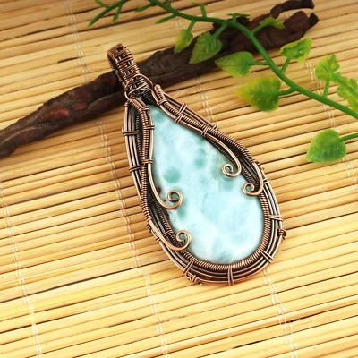 Brillante colgante Larimar envuelto en alambre de cobre colgante hecho a mano para ella Foto 1 de 3
