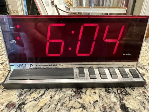 Vintage Spartus Electronic Digital Alarm Clock Model 1150 Large Display Retro Cover
