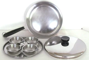 VINTAGE REVERE WARE PRE 68 BRACCONIERE UOVA 8" (4 UOVA) CON COPERCHIO - Foto 1 di 5