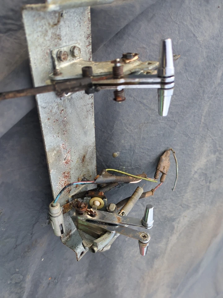 Interruptores de ventilación Ford Thunderbird 1964 1965 1966 Foto 1 de 1