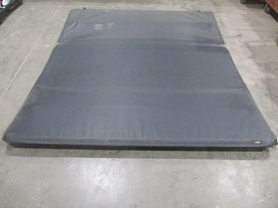 2015 雪佛兰索罗德 1500 乙烯基 6.6 Tonneau 保护套 原始设备制造商 LKQ — 第 1/4 张图片