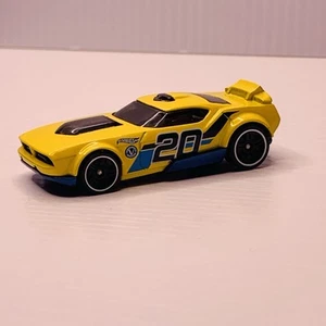 Hot Wheels Fast Fish Yellow # 20 *Loose 1:64 Used - Picture 1 of 12