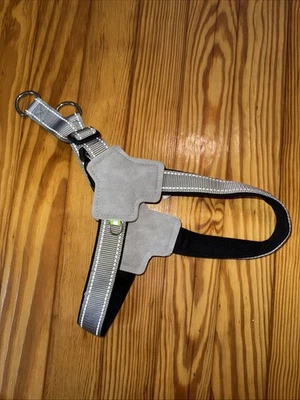 Arnés mediano para perros sin tirones reflectante por *pieza rota en correa de ajuste Foto 1 de 4