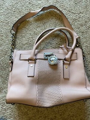 Bolso de mano Michael Kors Microstud Hamilton a rayas centrales este oeste Foto 1 de 4