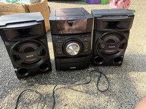 Sony MHC-EC69i Mini Hi-Fi Stereo Radio CD Player Speakers iPod Stereo Read - Picture 1 of 11