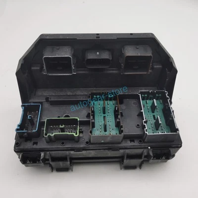 For 2010 Dodge Grand Caravan Journey TIPM Power Module Relay Fuse Box 04692299AH Foto 1 de 4