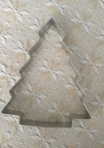 Large Christmas Tree Cake Mould | Cookie Cutter - Picture 1 of 4