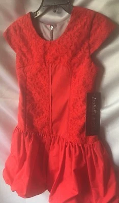 Vestido Isobella & Chloe Niñas Rojo Encaje y Tafetán Cintura Caída Globo Parte Inferior Talla 5 Foto 1 de 4