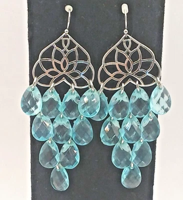 Pendientes Araña Avon Fall Into Color Tono Plata Color Aguamarina Foto 1 de 3