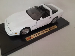 Maisto 1:18 Chevrolet Corvette ZR-1 Convertible 1972 - Picture 1 of 12