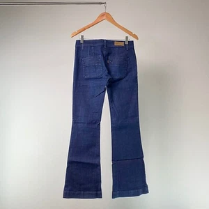 LEVIS DEMI CURVE DENIM MODERN RISE SCHLAGHOSE E MADE UND BOOTCUT BIG CRAFTED 6 - Bild 1 von 9