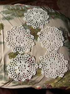 "Cinco posavasos vintage de ganchillo de algodón color crema 4,5""" - Imagen 1 de 2