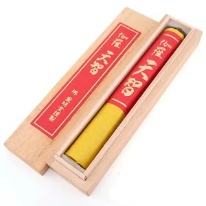 Japanese Kyara Jinkou Agarwood Premium Incense Kyara-Tenchi Kunmeido 70 Sticks - Picture 1 of 3