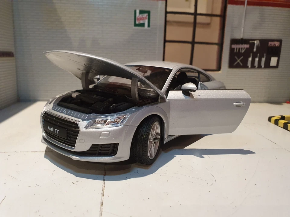 Audi TT TFSI TDi 2014 Silver Detailed Welly G 1:24 Scale Diecast Model Car 24057 - Image 1 of 4
