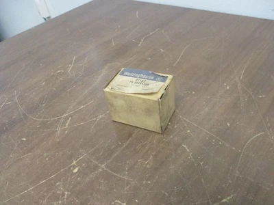 Operador de botón Westinghouse OT1A2 rojo nuevo excedente Foto 1 de 4