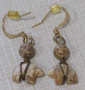 Orecchini a goccia traforati orso ZUNI FETISH intagliato nativi americani filo oro - Foto 1 di 4