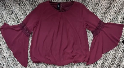 Blusa para mujer Iz Byer mediana Top acento de encaje manga 3/4 borgoña ¡Excelente estado! Foto 1 de 4