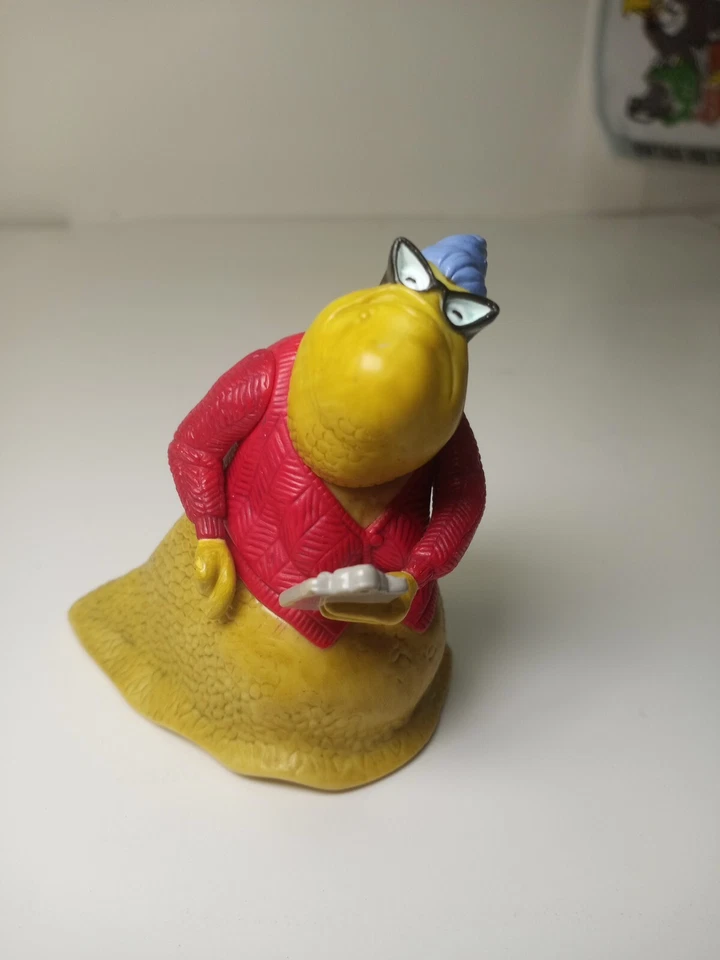 Экшн-фигурка Monsters Inc. Roz 3,5 дюйма верх для торта? Номер #1 босс  - Изображение 1 из 3