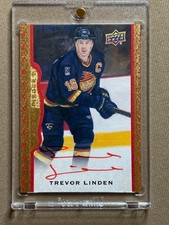 Trevor Linden UD Masterpieces 2014-15 Red Framed Cloth Autographs
