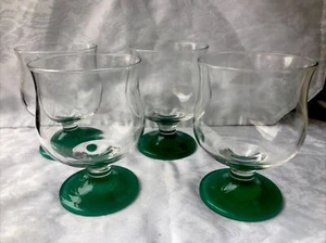Juego de 4 vasos con patas en las rocas verde tulipán de colección de 4,5" elegante artículos de bar - Imagen 1 de 5