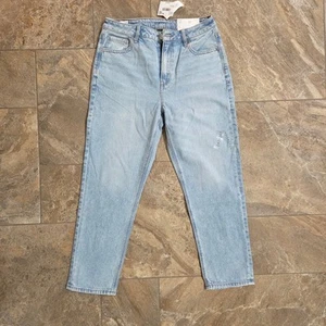 American Eagle Mom Jeans Light Wash High Waisted Denim Comfort Size 8 Short - Picture 1 of 11
