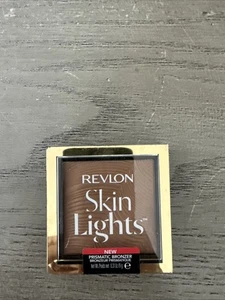 Revlon Skin Lights 110 Sunlit Glow Prismatic Powder Bronzer, Buildable, 0.28 oz - Picture 1 of 2