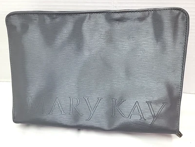 Bolsa de Viaje Cosméticos Maquillaje Mary Kay De Colección Gris Plata Logo Plástico Cremallera Bolsas Foto 1 de 4