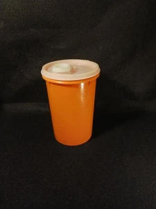 Tupperware Orange 32 Ounce Container 321 + Clear Spout Lid 563 - Picture 1 of 9