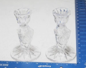 DE COLECCIÓN Hermoso Candelabro de Cristal Corte Candelabros Flores Margarita en el lateral - Imagen 1 de 4