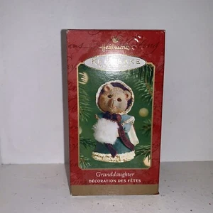 HALLMARK KEEPSAKE ORNAMENT GRANDDAUGHTER BEAR 2001 - Picture 1 of 7