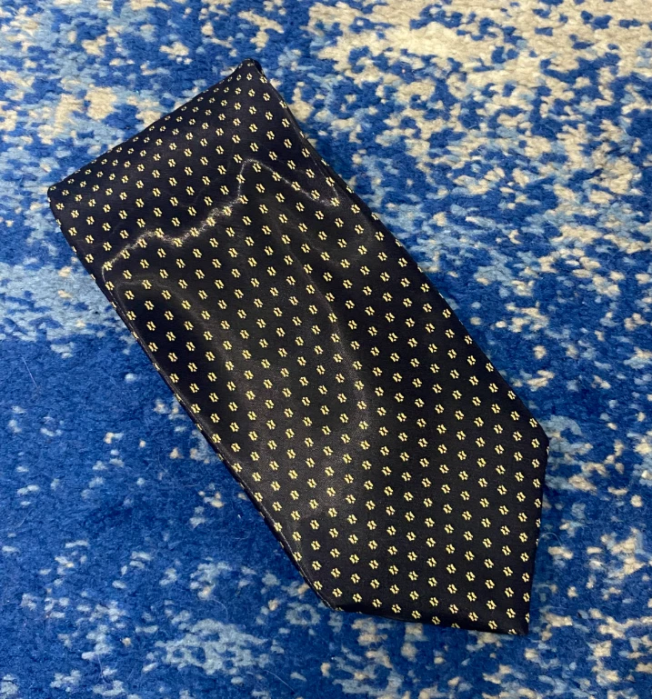 Corbata de organza de seda geométrica dorada negra Emporio Armani hecha en Italia Foto 1 de 4