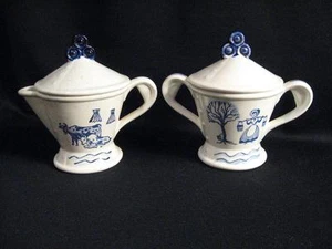 METLOX POPPYTRAIL PROVINCIAL BLUE FOOTED CREAMER & SUGAR BOWL - BOTH WITH LIDS - Picture 1 of 1